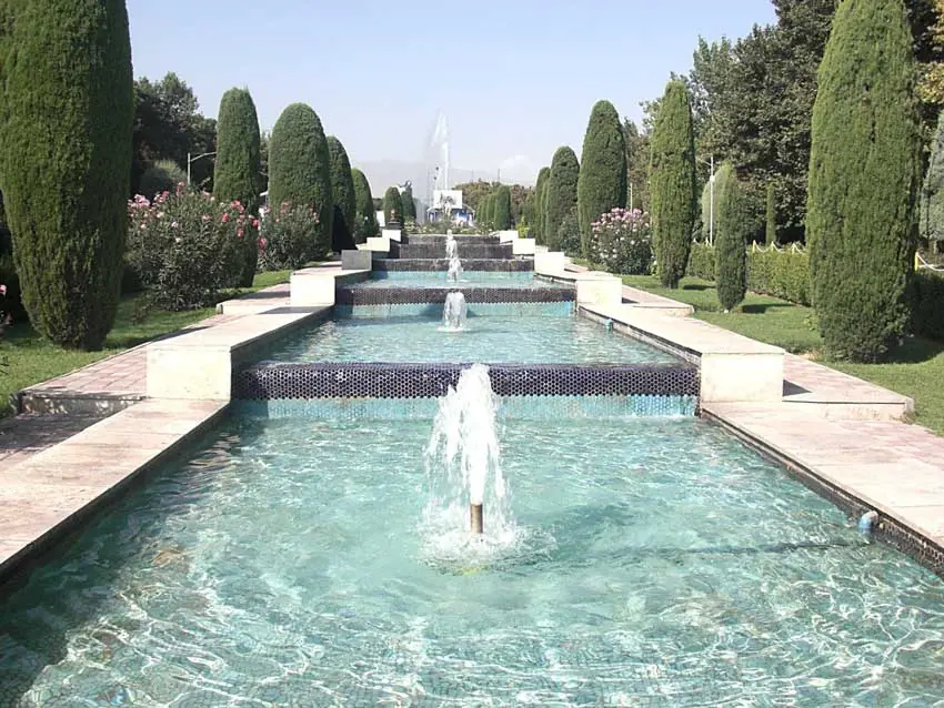 تصویر مقاله «پارک لاله تهران؛ بوستانِ فرهنگیِ کنار موزه‌های هنر + آدرس و نکات» منتشرشده در زدفلای